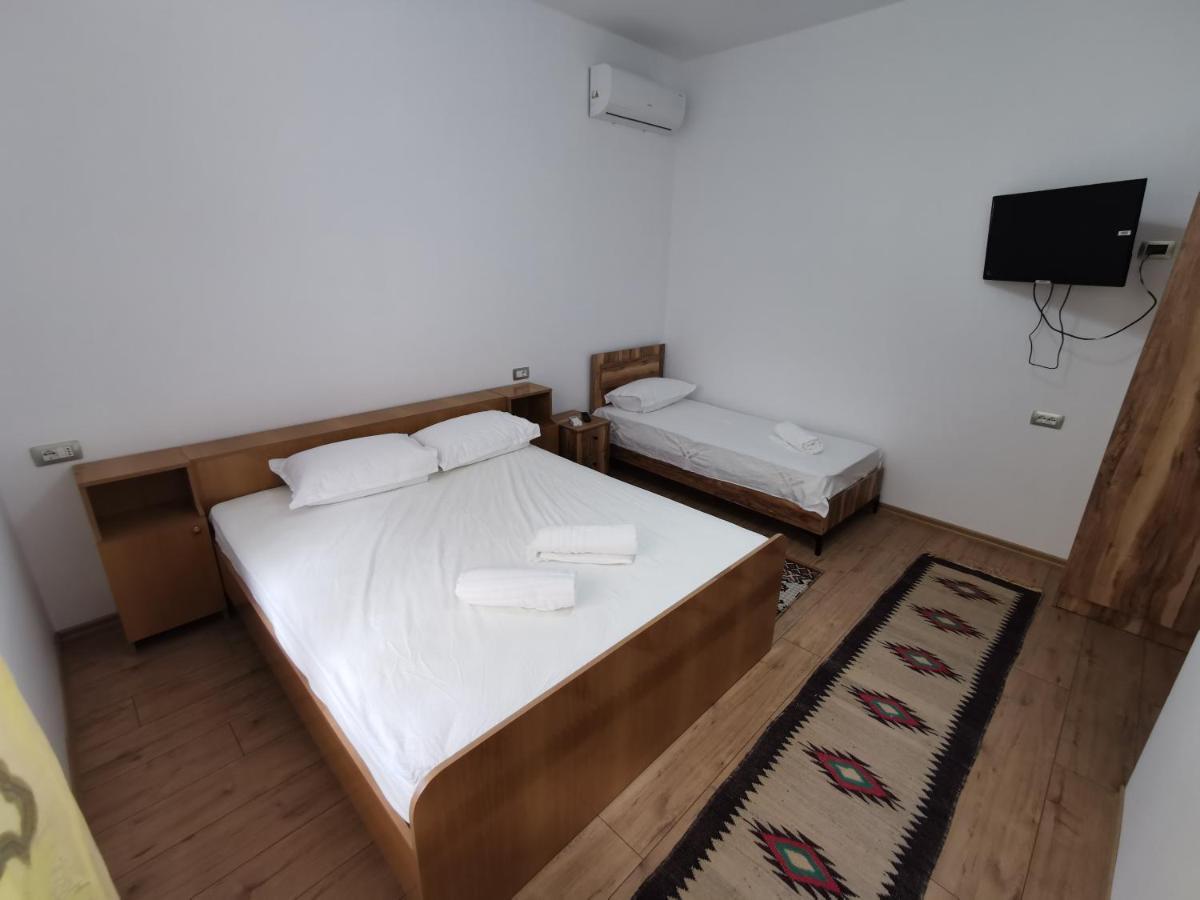 베라트 Bujtina Valgent B&B 외부 사진