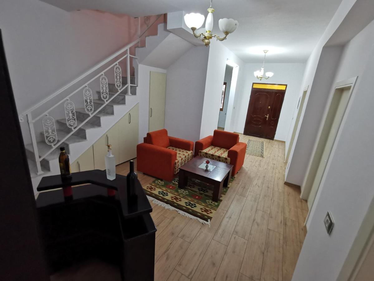 베라트 Bujtina Valgent B&B 외부 사진
