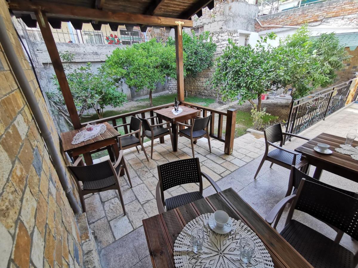 베라트 Bujtina Valgent B&B 외부 사진