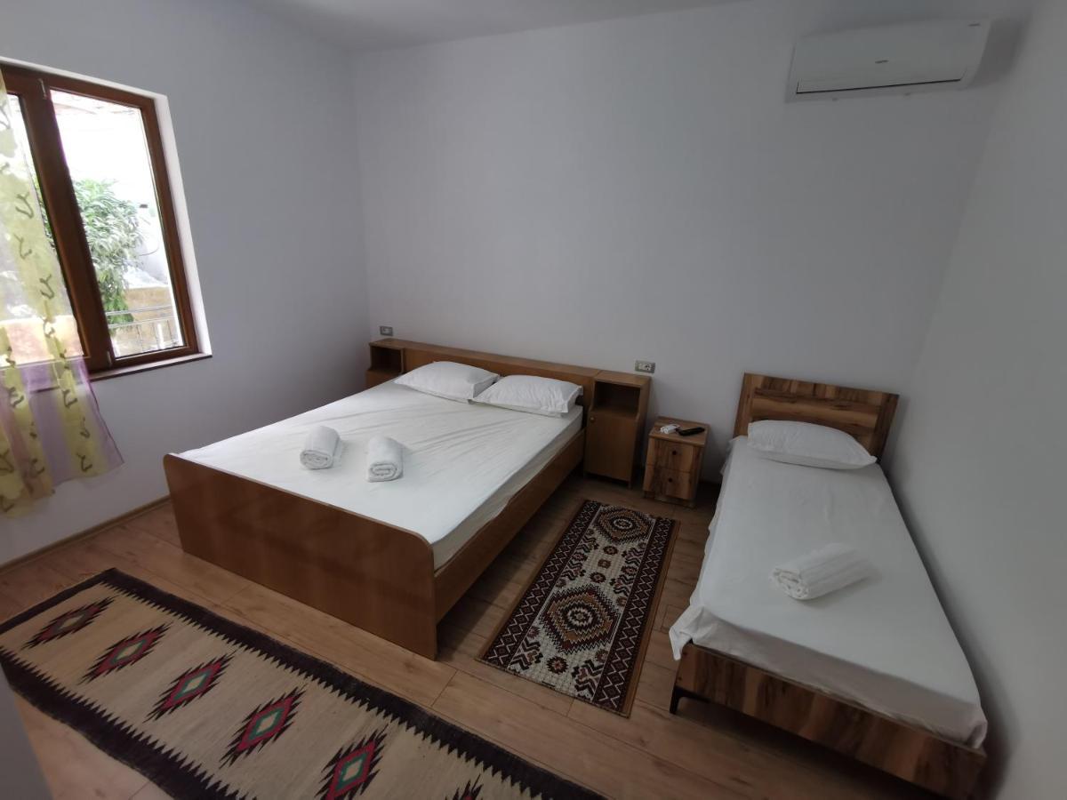 베라트 Bujtina Valgent B&B 외부 사진