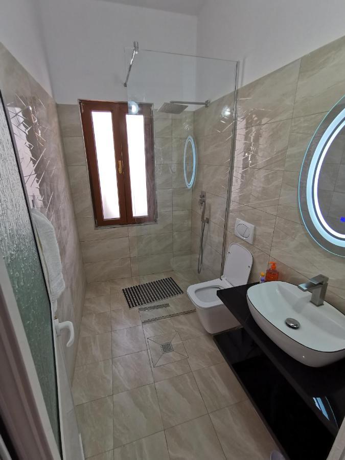 베라트 Bujtina Valgent B&B 외부 사진