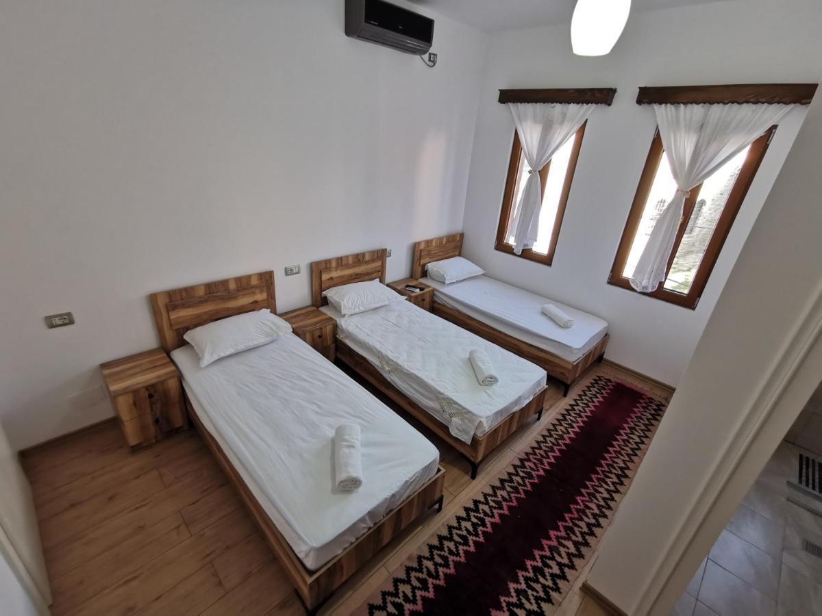 베라트 Bujtina Valgent B&B 외부 사진