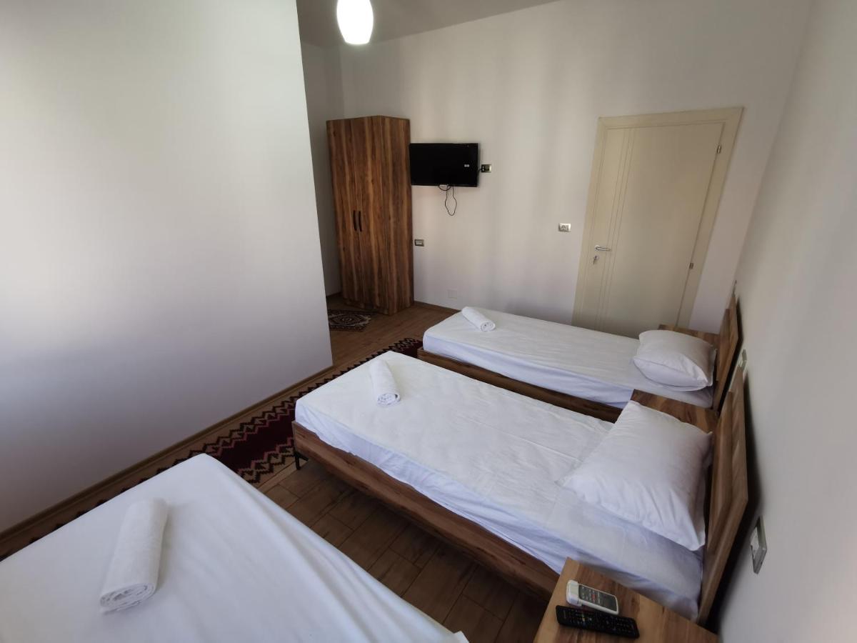 베라트 Bujtina Valgent B&B 외부 사진